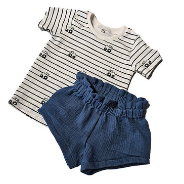T-Shirt mit Hose