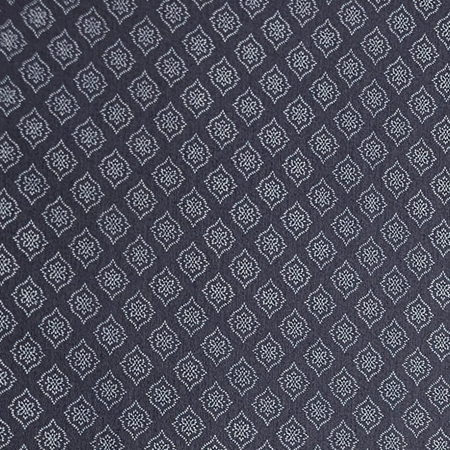Baumwollsatin kleine Ornamente Halbdruck in pflaumenblau